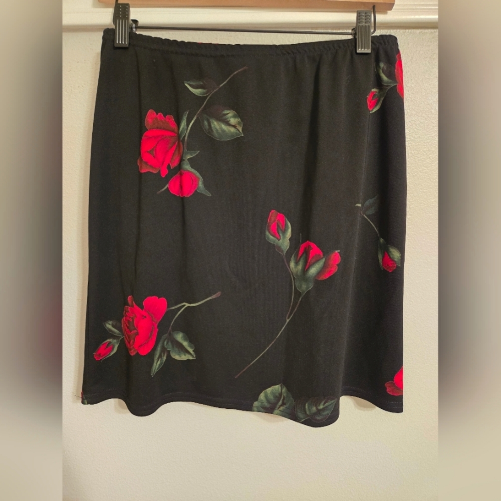 G.A.S. Rose Floral Mini Skirt Large